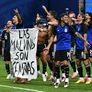 Las Malvinas son argentinas, la bandera que desplegó la Selección argentina.