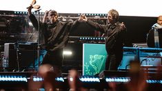 Los hermanos Gallagher en su segunda fecha en Buenos Aires. Los hermanos Gallagher en su segunda fecha en Buenos Aires.