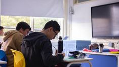 El Gobierno porteño evalúa fusionar grados en 2026 por la baja natalidad y abre debate en la comunidad educativa El Gobierno porteño evalúa fusionar grados en 2026 por la baja natalidad y abre debate en la comunidad educativa