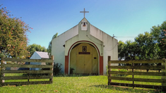Dónde queda ubicado este pequeños pueblo de la provincia de Buenos Aires. Dónde queda ubicado este pequeños pueblo de la provincia de Buenos Aires.