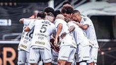 Santos se salvó del descenso en la última fecha del torneo. Santos se salvó del descenso en la última fecha del torneo.