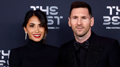 Los rumores de crisis entre Messi y Antonella surgieron tras la gala del Balón de Oro. Los rumores de crisis entre Messi y Antonella surgieron tras la gala del Balón de Oro.