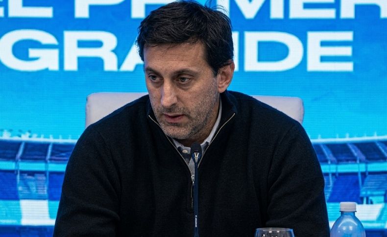 Diego Milito explicó por qué Racing decidió terminar el ciclo de Gustavo Costas: Es un día muy triste