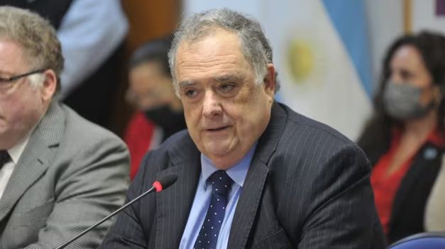 Eduardo Valdés afirmó que la resolución de Bullrich viola principios constitucionales.