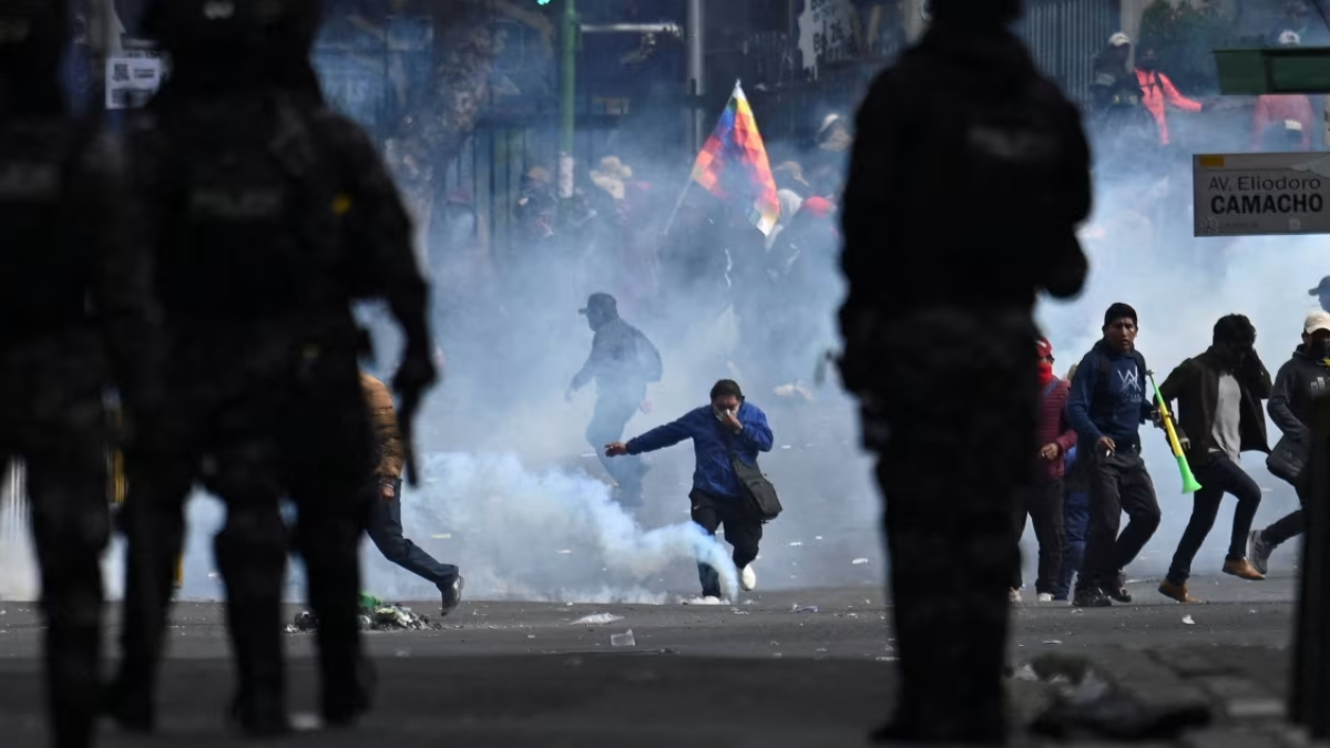 En medio de la escalada de violencia en Boliva, el Gobierno descarta que el presidente Paz Pereira vaya a renunciar