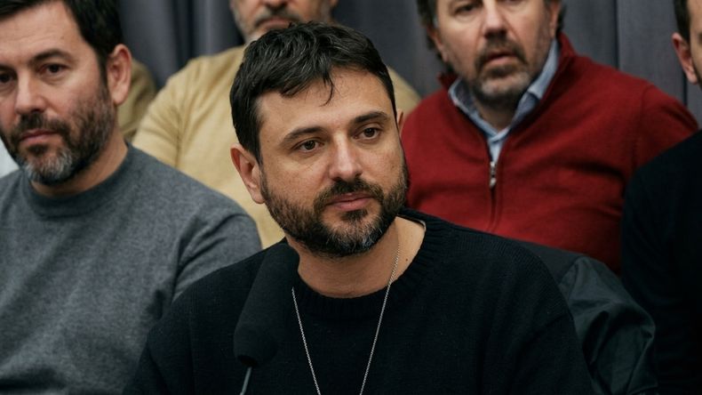 Juan Grabois se enfrentó al presidente de la comisión de Defensa Nacional