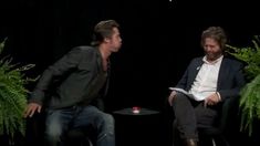 Brad Pitt escupió al actor de The Hangover Brad Pitt escupió al actor de The Hangover