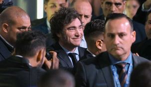 Mientras Milei participa del G7, festeja la renovación del swap con China. Mientras Milei participa del G7, festeja la renovación del swap con China.