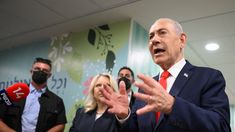 Benjamín Netanyahu emitió su voto en un colegio electoral de Jerusalén.&nbsp;