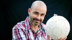 Sacheri desmintió la fake news de su muerte. Sacheri desmintió la fake news de su muerte.