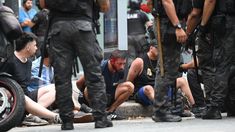 La policía reprimió y detuvo manifestantes durante el operativo frente al Congreso. La policía reprimió y detuvo manifestantes durante el operativo frente al Congreso.