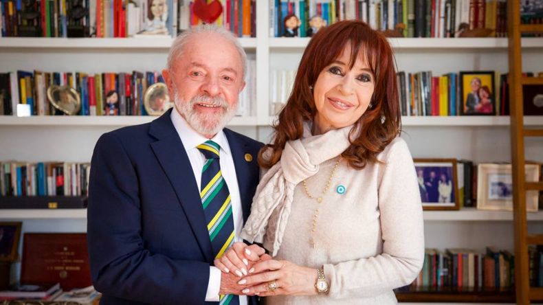 Las autoridades del PT invitaron formalmente a la delegación argentina al próximo Congreso Nacional en abril.
