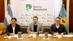 El acuerdo fue suscripto por el ministro de Transporte, Martín Marinucci; el titular del Banco Provincia, Juan Cuattromo; y el presidente de Provincia NET, Juan Ignacio Balasini.