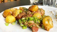 Un clásico de la gastronomía barrial que refleja el espíritu popular de la Ciudad Autónoma de Buenos Aires. Un clásico de la gastronomía barrial que refleja el espíritu popular de la Ciudad Autónoma de Buenos Aires.