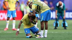 Neymar desconsolado tras la eliminación de Brasil de la Copa del Mundo de 2026.