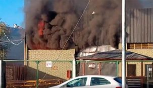 El incendio provocó graves daños materiales en el lugar. Hay riesgo de derrumbe.