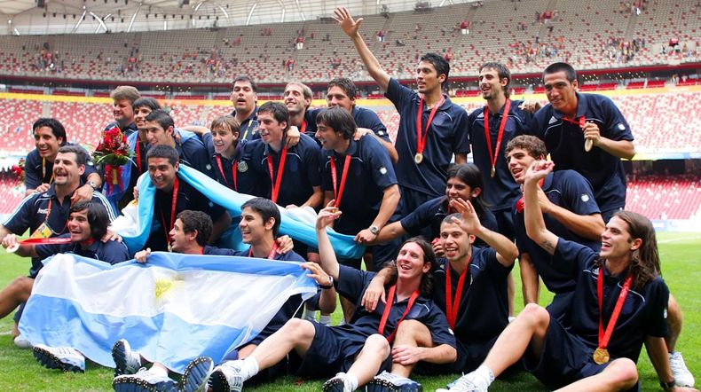 El plantel campeón en 2008, liderado por Juan Román Riquelme, Javier Mascherano y Lionel Messi.