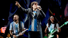 Los Piojos vuelven al ruedo con su nuevo lanzamiento. Los Piojos vuelven al ruedo con su nuevo lanzamiento.