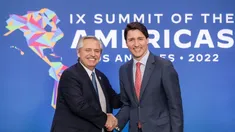 Alberto Fernández junto a Justin Trudeau el pasado jueves en la Cumbre de las Américas. Alberto Fernández junto a Justin Trudeau el pasado jueves en la Cumbre de las Américas.