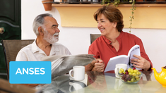 En mayo, las jubilaciones aumentan un 3,73% y se mantienen los pagos adicionales como el bono de $70.000 para quienes cobran el haber mínimo. En mayo, las jubilaciones aumentan un 3,73% y se mantienen los pagos adicionales como el bono de $70.000 para quienes cobran el haber mínimo.