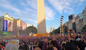 Fuera Maduro, fue la consigna de miles de venezolanos en el Obelisco.