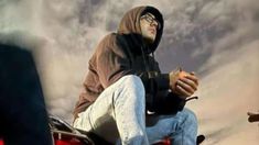 El joven tenía 24 años. El joven tenía 24 años.