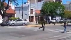 En la batalla entre las bandas de motoqueros hubo dos heridos. Hasta el momento, no hubo detenidos. En la batalla entre las bandas de motoqueros hubo dos heridos. Hasta el momento, no hubo detenidos.