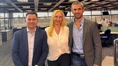 Gabriel Bornoroni junto a Karina Milei y Martín Menem.