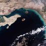 La isla Larak es un punto clave para el control del estrecho de Ormuz.