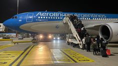 partio el tercer vuelo de aerolineas argentinas hacia roma para traer repatriados de israel partio el tercer vuelo de aerolineas argentinas hacia roma para traer repatriados de israel