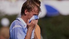 Cambiasso se lamenta tras la derrota frente a Chile en Londrina. Cambiasso se lamenta tras la derrota frente a Chile en Londrina.