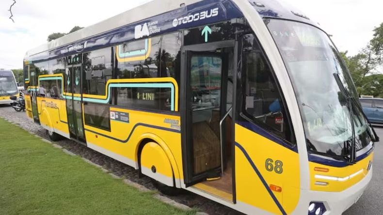 Se están construyendo paradores y carriles exclusivos parael Trambus.