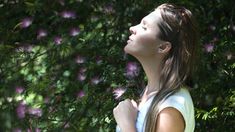 No se trata de evitar la luz, sino de encontrar la belleza en la penumbra celestial. No se trata de evitar la luz, sino de encontrar la belleza en la penumbra celestial.