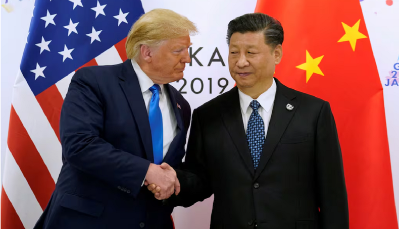 Donald Trump junto a Xi Jinping.