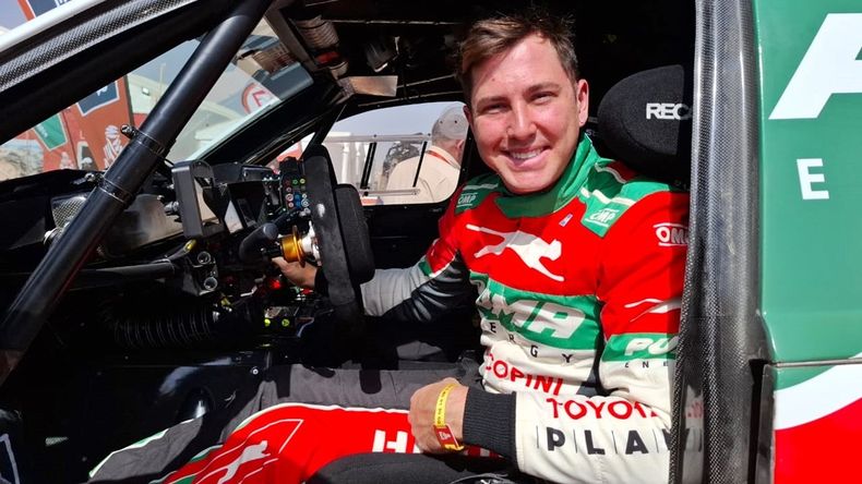 Juan Cruz Yacopini, el piloto argentino de 26 años, se encuentra internado en terapia intensiva después de sufrir un grave accidente en el dique El Carrizal, en Mendoza.