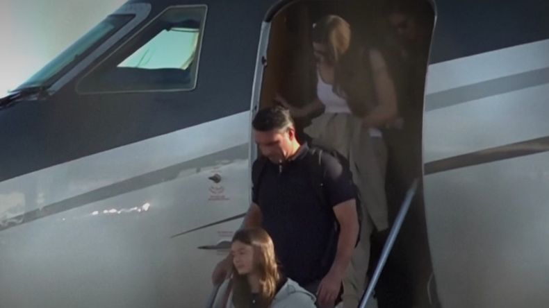 Flávio Bolsonaro llegó a Miami durante este miércoles, tras salir de Brasil por un paso a la Argentina. 