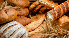 Las harinas refinadas están en muchos productos de panadería. Las harinas refinadas están en muchos productos de panadería.
