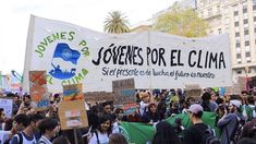 Jóvenes ambientalistas advirtieron que la Ley Ómnibus representa un retroceso y alertaron por el cambio climático Jóvenes ambientalistas advirtieron que la Ley Ómnibus representa un retroceso y alertaron por el cambio climático
