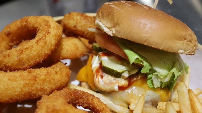 Este restaurante asegura que sirve la mejor hamburguesa del mundo.