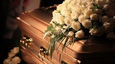 un tiktoker fingio su muerte y llego a su funeral en helicoptero