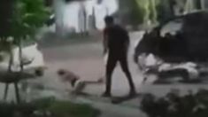 “Prefiero pegarle una piña antes que se mate”, se justificó el hombre por golpear a su hija. “Prefiero pegarle una piña antes que se mate”, se justificó el hombre por golpear a su hija.