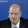 Sturzenegger descartó la intervención del Gobierno ante el endeudamiento de los hogares y apuntó contra los bancos