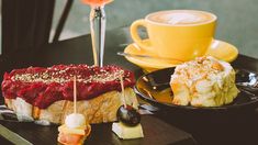 Pink Hummus: una crema de remolacha, garbanzos y tahini. Pink Hummus: una crema de remolacha, garbanzos y tahini.