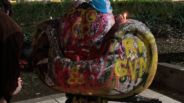 La estatua vandalizada de Gaturro que ya fue reemplazada.