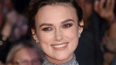 Keira Knightley sorprendió con un talento para tocar música ¡con los dientes! Keira Knightley sorprendió con un talento para tocar música ¡con los dientes!