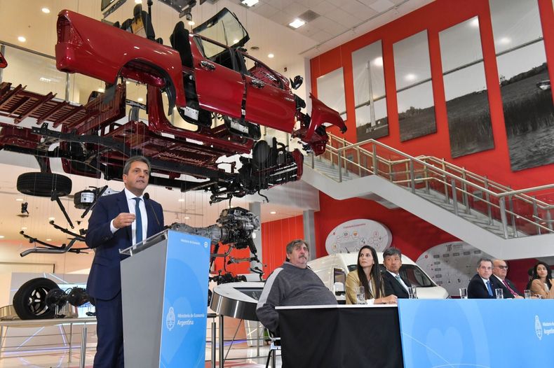 Sergio Massa lanzó un nuevo Régimen de Impulso a la Producción de Vehículos para la Región