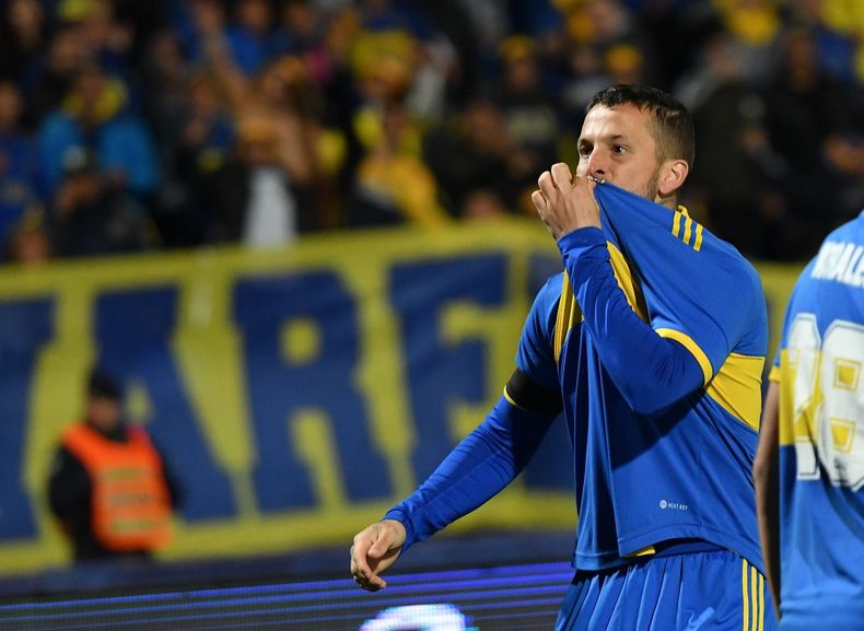 Benedetto convirtió el 1-1 parcial.