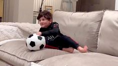 Video: Ciro, el hijo de Lionel Messi, sigue los pasos del Dibu Martínez. Video: Ciro, el hijo de Lionel Messi, sigue los pasos del Dibu Martínez.