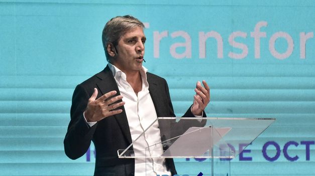 Toto Caputo explicó la situación cambiaria.