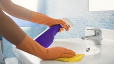 Los beneficiarios de Fomentar Empleo podrán acceder a $23.000 o $15.000 dependiendo la capacitación. Las empleadas domésticas también pueden acceder aunque tengan trabajo. Los beneficiarios de Fomentar Empleo podrán acceder a $23.000 o $15.000 dependiendo la capacitación. Las empleadas domésticas también pueden acceder aunque tengan trabajo.